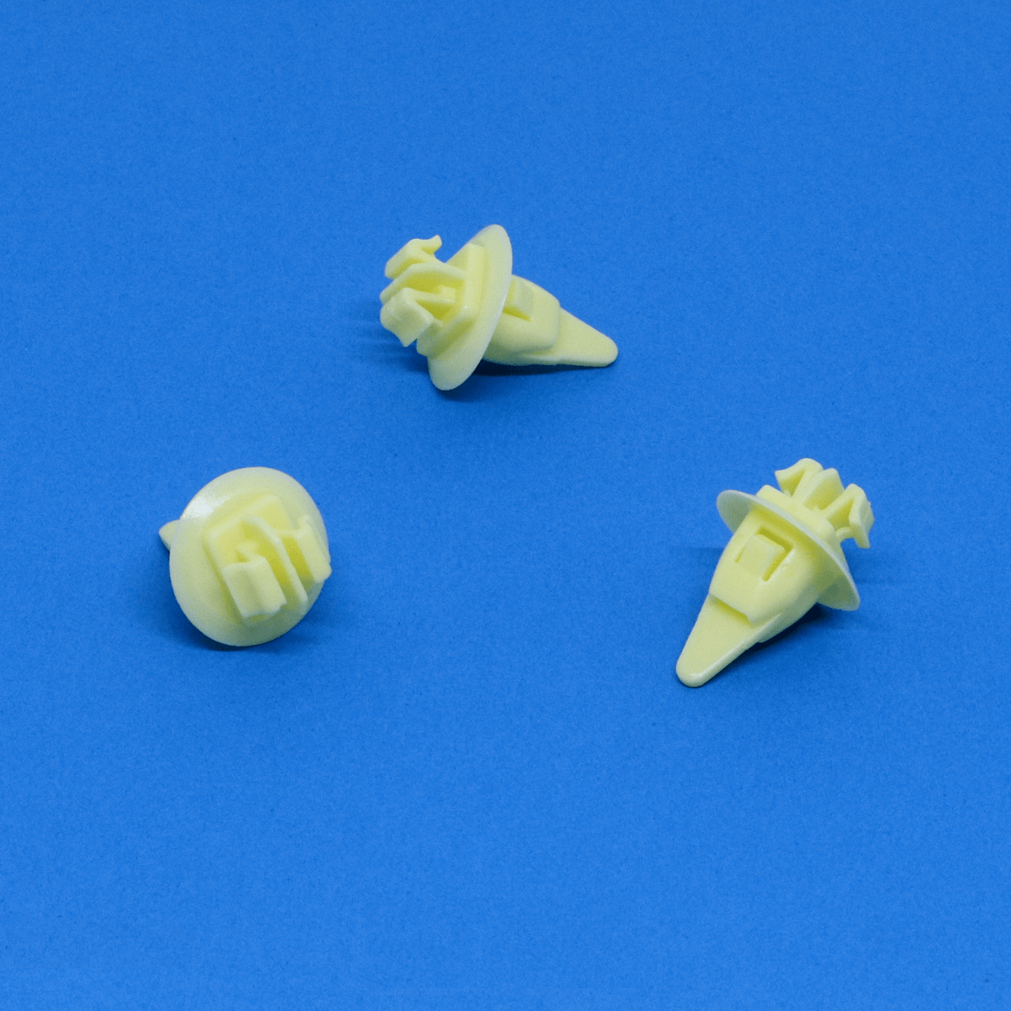 C695 - Trim / Moulding Clip Toyota
