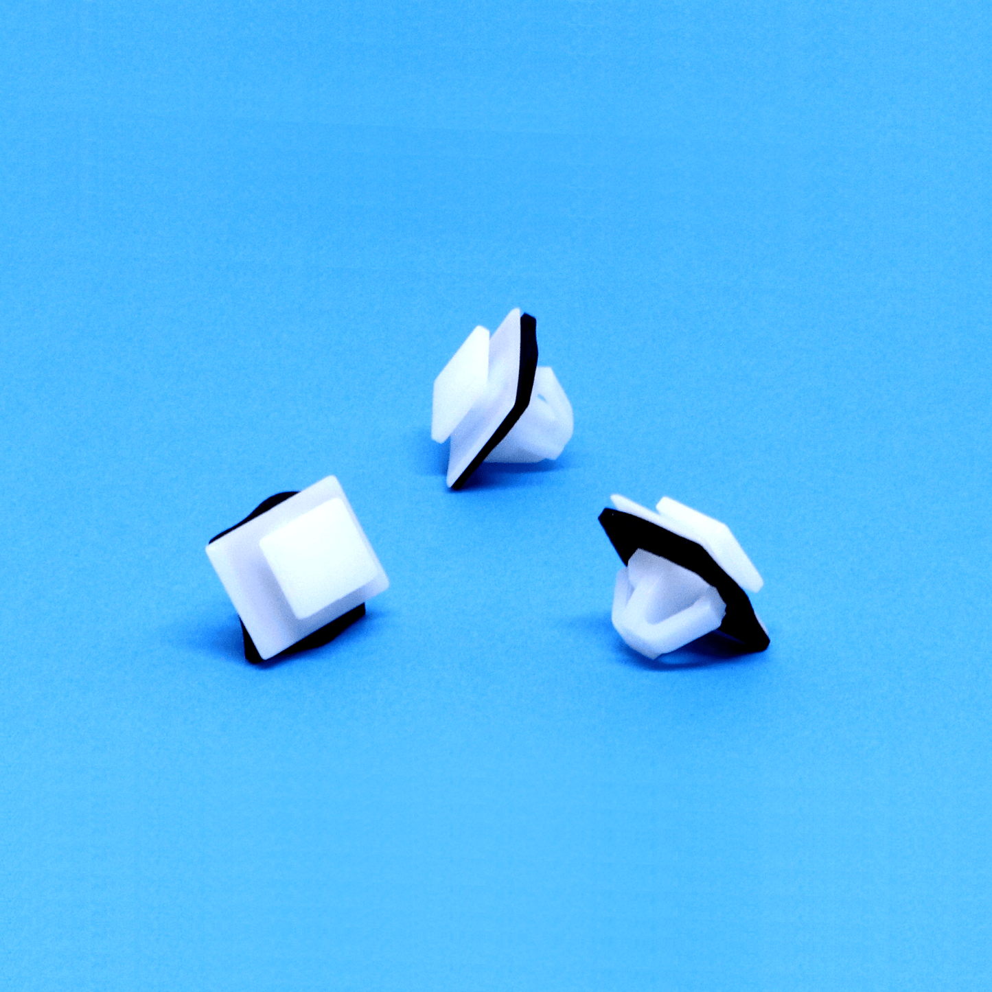 C1697 - Trim / Moulding Clip Korean